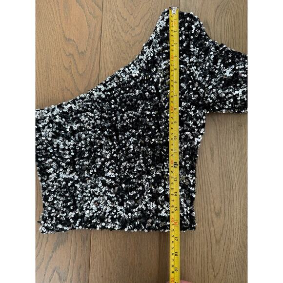 Mi Ami One Shoulder Long sleeve Sequin Blouse Silver Metallic Side Zip Small - Picture 9 of 11